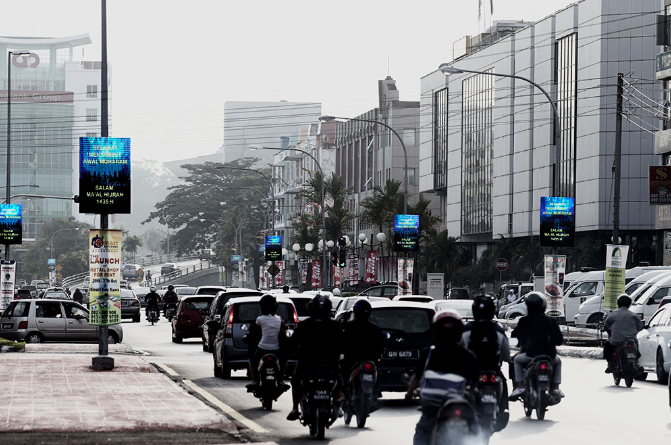 exposição conduzida do pólo claro de rua