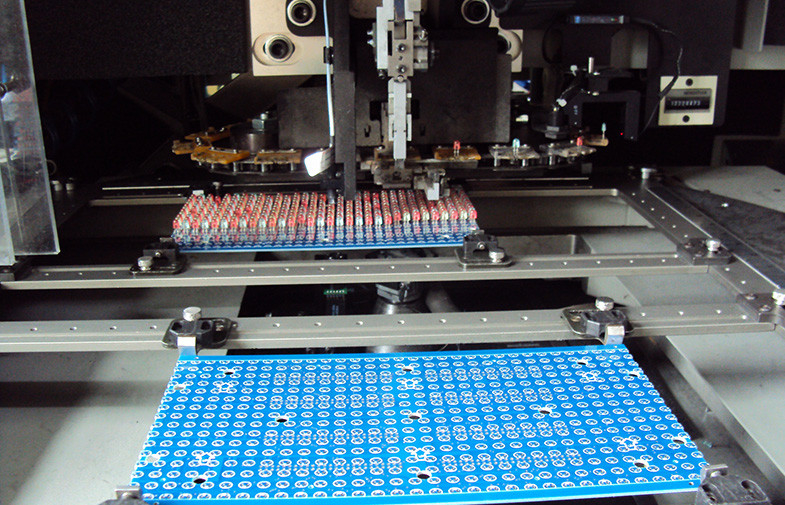SHENZHEN YUCHIP LIGHTING CO., LTD linha de produção do fabricante