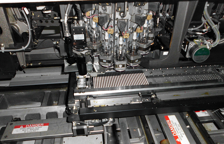 SHENZHEN YUCHIP LIGHTING CO., LTD linha de produção do fabricante