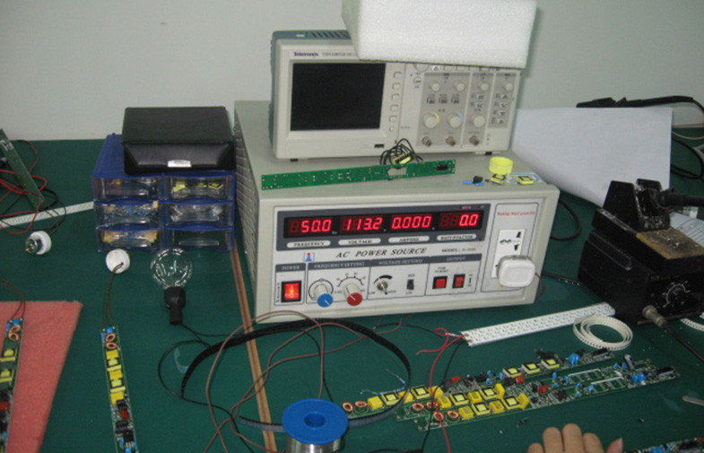 SHENZHEN YUCHIP LIGHTING CO., LTD linha de produção do fabricante